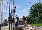 Terpasang di Lokasi Terlarang, Bawaslu Pasbar Tertibkan APK Pemilu 2024