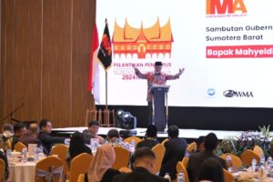 Gubernur Sumbar, Mahyeldi mengatakan, IMA berperan penting dalam menggerakkan roda perekonomian di provinsi tersebut. (Foto: Dok. Adpim)