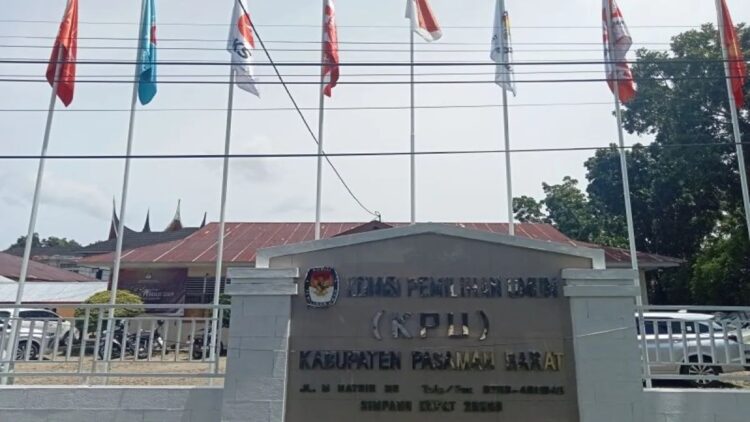 Gedung KPU Pasaman Barat. (Antara/Altas Maulana).