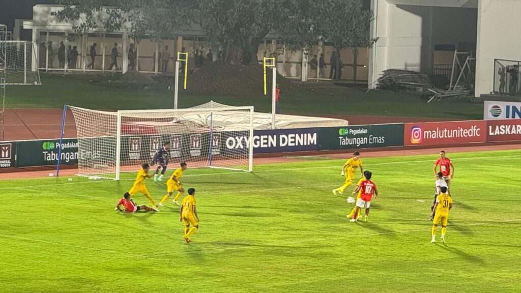 Laga Malut United FC kontra Semen Padang FC berakhir imbang dengan skor 1-1. (dok. Radarsumbar)