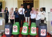 Semen Padang Serahkan Peralatan Pengolahan Sampah Jadi Kompos ke Pemprov Sumbar