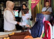 Andre Rosiade Bantu Biaya Pengobatan Pustakawan yang Terkena Kanker Payudara di Padang