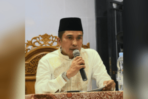 Wakil Wali Kota (Wawako) Padang, Ekos Albar mengajak umat Islam meningkatkan keimanan dan ketakwaan kepada Allah SWT. (Foto: Dok. Adpim)