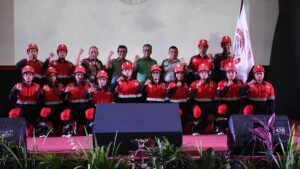 PT Semen Padang melepas Emergengy Responce Team (ERT) untuk mengikuti ajang Sumatera Fire And Rescue Challenge (SFRC) yang akan berlangsung di Tanjung Enim, Sumatera Selatan pada 19-22 Februari 2024. (dok. humas)