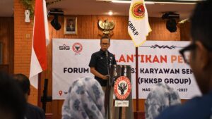 Dirut Semen Padang Indrieffouny Indra beri sambutan saat pelantikan ketua FKKSP. (dok. Humas)