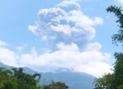 Gunung Marapi kembali Erupsi, Warga Panik Rasakan Getaran Diiringi Suara Dentuman