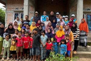 Anggota DPR RI asal Sumatera Barat (Sumbar) H, Andre Rosiade kembali menepati janjinya untuk memasang jaringan listrik warga yang berada di Kabupaten Pesisir Selatan (Pessel). (Foto: Dok. Tim AR)