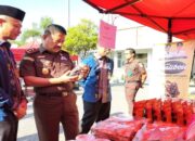 Bantu Masyarakat Dapatkan Sembako dengan Harga Terjangkau, Kejati Sumbar Adakan Pasar Murah