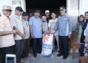 Pemprov Sumbar Salurkan 220 Ton Beras Cadangan Pangan untuk Warga Pessel Terdampak Banjir dan Longsor