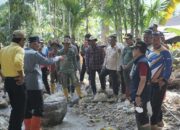 Tinjau Kembali Penanganan Pasca Bencana di Pessel, Gubernur Sumbar Berharap Kabupaten dan Kota se-Sumbar Makin Aktif Membantu