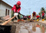 TRC Semen Padang Prioritaskan Pembersihan Lumpur di Jalanan Surantih