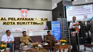 Dirut PT Semen Padang di MPP Bukittinggi. (dok. istimewa)