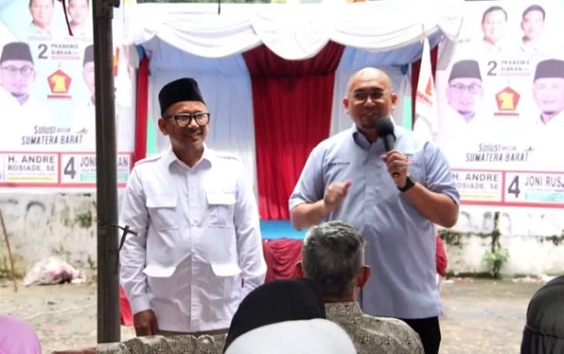 Ketua Alumni 83 SMA PGRI 1 Padang, Joni Rusjan (kiri) dengan Ketua DPD Partai Gerindra Sumbar dalam suatu kesempatan. (Foto: Dok. Tim AR)