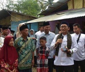 Program Semata 2024 berakhir dan keluarga buruh harian lepas di Padang Besi, Kecamatan Lubuk Kilangan, Kota Padang menjadi penerima terakhir untuk edisi tahun ini. (Foto: Dok. Prokopim)