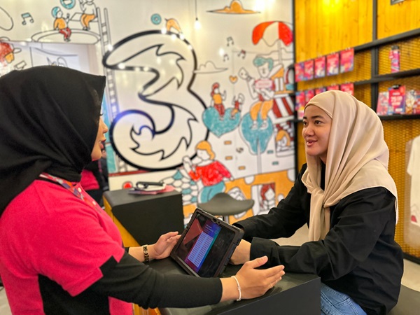 Tri meluncurkan 3Store di Kota Bengkulu pada Selasa (21/5/2024) lalu yang merupakan pusat pelayanan dan distribusi resmi produk kartu seluler tersebut. (Foto: Dok. IOH)