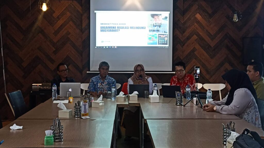 Diskusi tentang bahaya bromat pada AMKD di Padang. (dok. istimewa)
