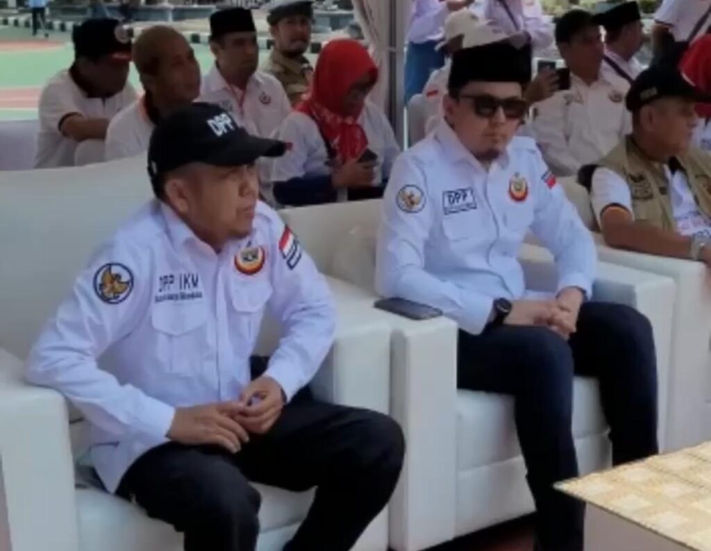 Dari kiri ke kanan: Sekjen DPP Ikatan Keluarga Minang (IKM), Nefri Hendri dan Wasekjen yang juga pengusaha nasional asal Kota Padang, Braditi Moulevey. (Foto: Dok. Pribadi)