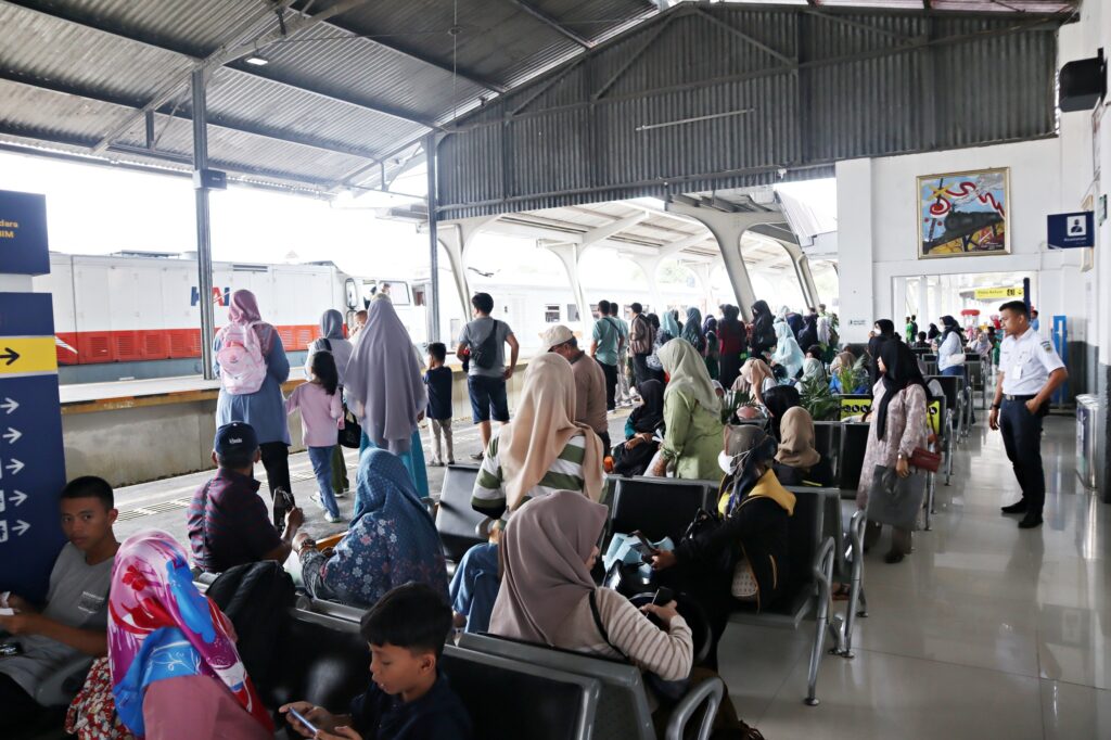 Suasana di Stasiun Padang. (Foto: Dok. KAI Divre II Sumbar)
