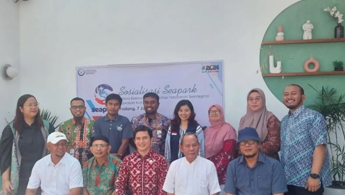 Loka Kawasan Konservasi Perairan Nasional (LKKPN) Pekanbaru menggelar sosialisasi "Seapark" bagi mitra kerja dalam pemanfaatan kawasan konservasi Pulau Pieh di Padang, Jumat (7/6/2024) (Foto: Dok. ANTARA/Melani Friati).