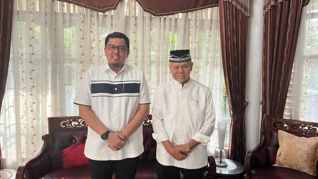 Bakal Calon Wali Kota (Bacawako) Padang, Braditi Moulevey bertemu dengan Wakil Wali Kota Padang periode 2014-2019, Emzalmi. (Foto: Dok. Tim BM)