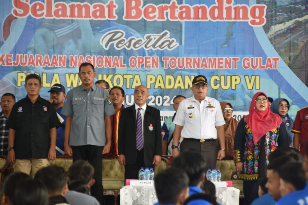 Pj Wako Padang, Andree Harmadi Algamar secara resmi membuka Kejuaraan Nasional Open Tournament Gulat Piala Wali Kota Padang Cup VI 2024. (Foto: Dok. Prokopim)