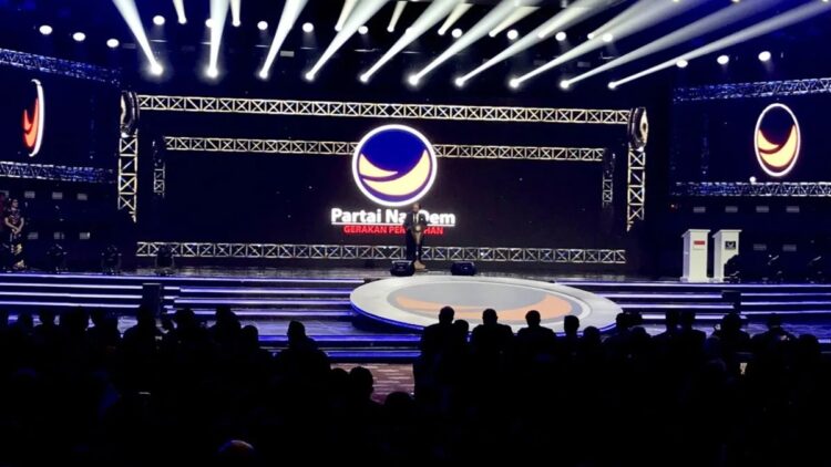 Ketua Umum DPP Partai NasDem Surya Paloh memberikan amanatnya untuk 10.300 kader partai peserta Kongres III Partai NasDem Tahun 2024 di JCC, Jakarta, Minggu (25/8/2024). ANTARA/Genta Tenri Mawangi.