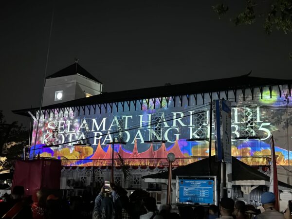 Pembukaan Festival Siti Nurbaya dalam rangka Hari Jadi Kota (HJK) Padang ke-355 tahun. (Foto: Dok. Prokopim)