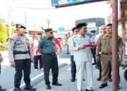 Sambut HUT RI, Pemkab Pasaman Barat Bagikan Bendera kepada Warga