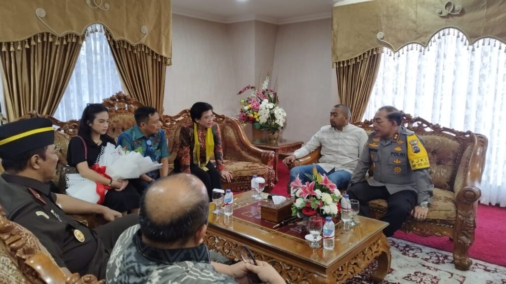 Forkopimda Sumbar menyambut Kajati yang baru, Ranu Widarsih. (Foto: Dok. Adpim)