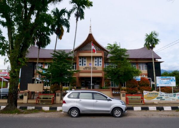 Penampakan depan Kantor Camat Nanggalo. (Foto: Dok. padang.go.id)