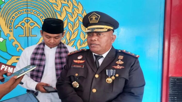 Kepala Lapas Klas II B Pariaman, Sumbar Effendi saat diwawancarai wartawan usai penyerahan surat keputusan remisi terhadap warga binaan di Pariaman, Sabtu. ANTARA/HO-Diskominfo Pariaman