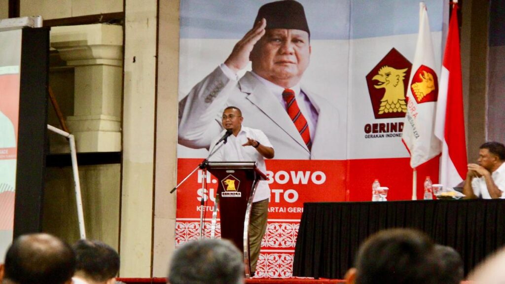 Ketua DPW Gerindra Sumbar, Andre Rosiade saat memberikan pandangan dalam Rakorda Gerindra 2024 di Bukittinggi. (dok. istimewa)