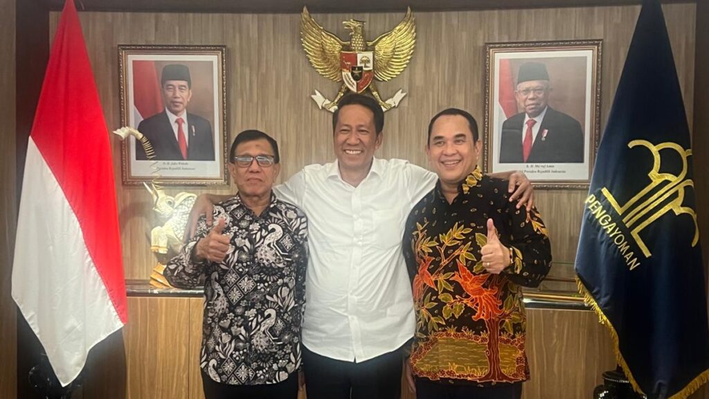 Menkumham pertemukan Hendri CH Bangun dan Zulmansyah Sekedang guna konsolidasi PWI Pusat. (dok. istimewa)