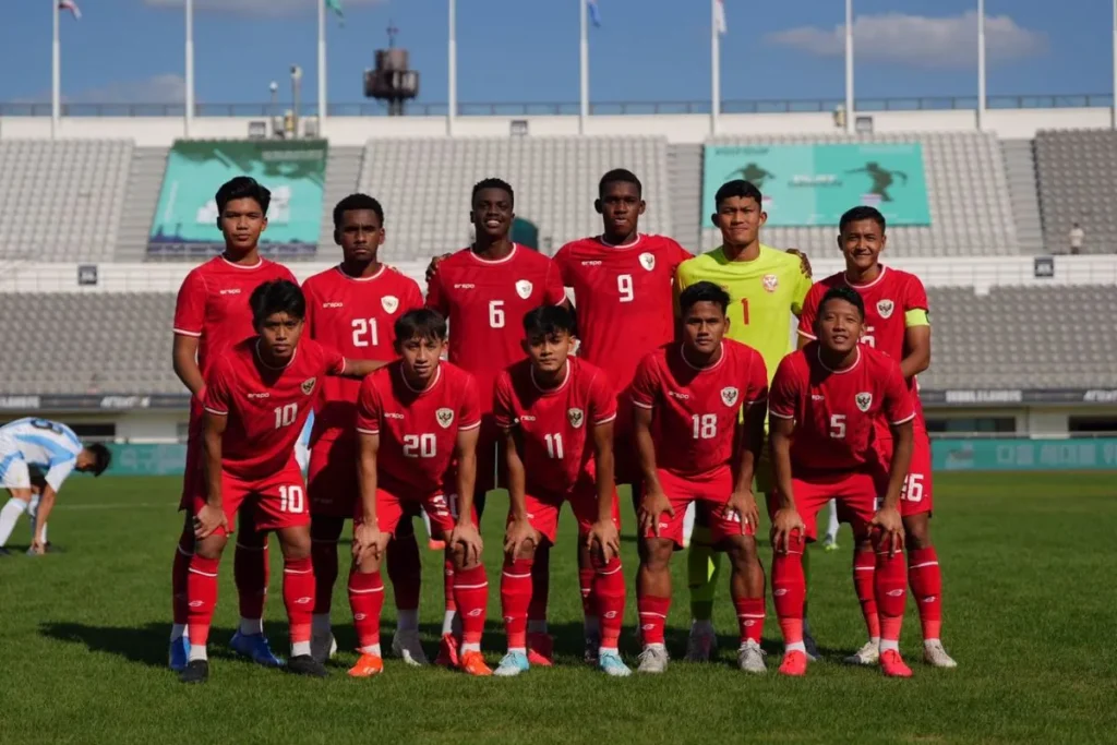 Arsip - Para pemain Timnas Indonesia U-20 berpose pada laga melawan Argentina U-20 di turnamen mini Seoul Earth On Us Cup 2024 di Stadion Mokdong, Korea Selatan, Rabu (28/8/2024). Indonesia U-20 menang dengan skor 2-1 atas Argentina U-20. (Foto: Dok. ANTARA/Ho/PSSI)