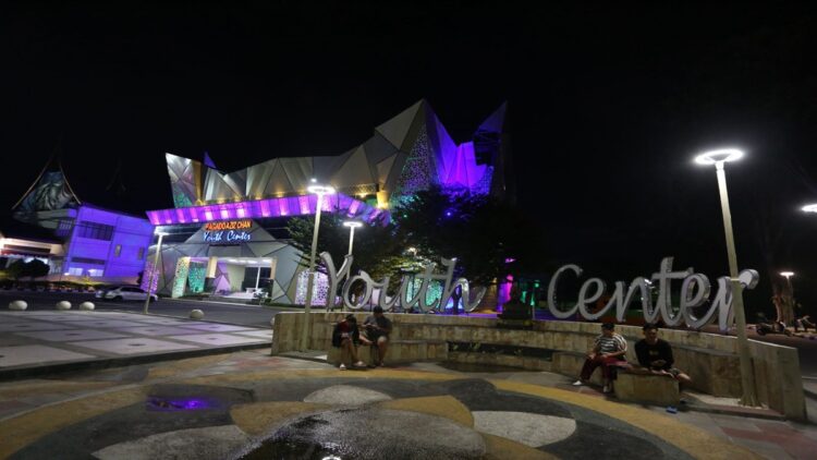 Taman Kota yang indah dan banyak dikunjungi masyarakat Kota Padang. (Foto: Dok. Istimewa)