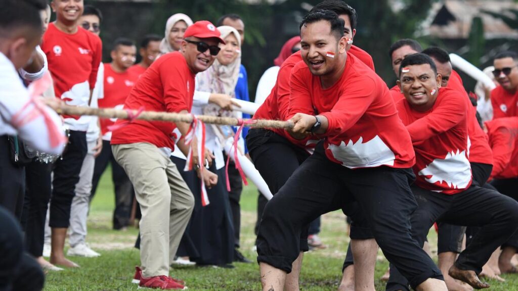 Semangat sportalympic di HUT RI ke-79 di Semen Padang. (dok. Humas)