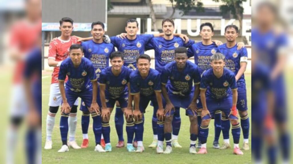 Skuat Semen Padang FC saat laga ujicoba melawan Bhayangkara FC. (dok. istimewa)