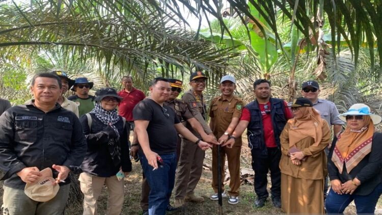 Tim Pemprov Sumbar dan Riau sepakati batas daerah sub segmen Dharmasraya-Kuantan Singingi. (ANTARA/HO-Djaya)