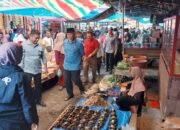 Blusukan ke Pasar Sungai Sarik, Pedagang Sepakat Menangkan Mahyeldi-Vasko