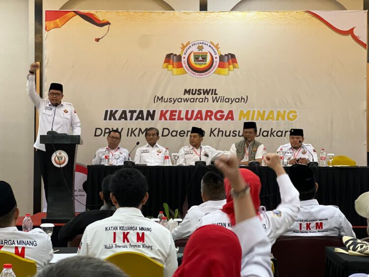 Ketua DPW IKM Jakarta terpilih, Braditi Moulevey Rajo Mudo menyampaikan pidato pertamanya usai terpilih dalam Musyawarah Wilayah (Muswyil), Sabtu (7/9/2024) siang. (Foto: Dok. Tim BM)