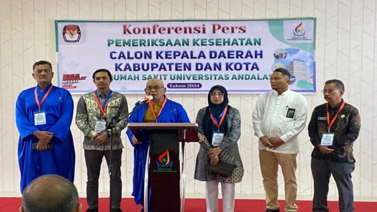 Bakal Calon Bupati dan Wakil Bupati Pasaman Barat Yulianto-M Ihpan saat melakukan tes kesehatan di Rumah Sakit Unand Padang. KPU daerah setempat akan mengumumkan hasil tes kesehatan bakal calon pada 6 September 2024. Antara/HO-KPU Pasaman Barat.