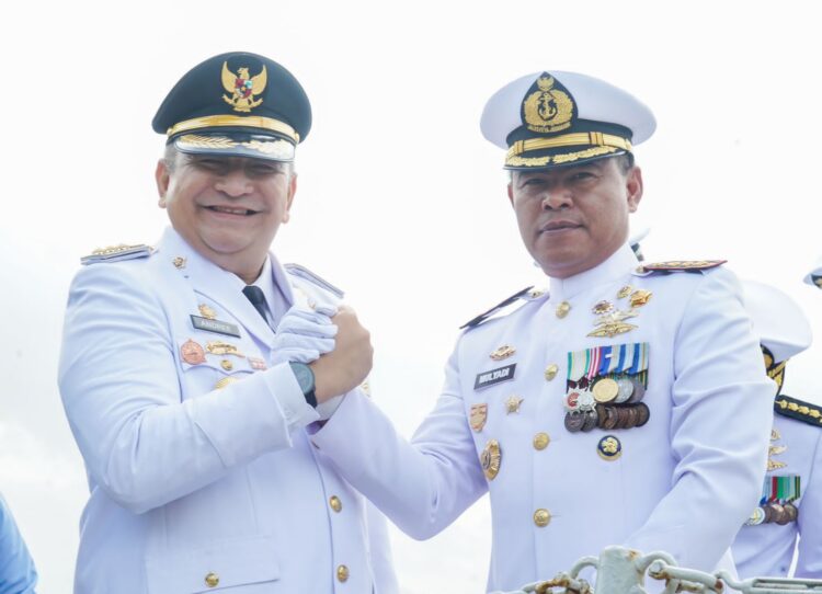 Pj Wako Padang, Andree Harmadi Algamar dan Wadan Lantamal II Padang, Kolonel Laut (P) Mulyadi. (Foto: Dok. Prokopim)