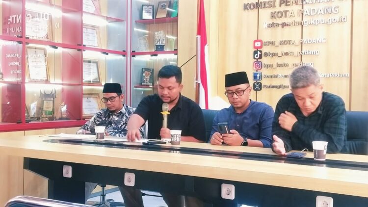 Komisioner KPU Kota Padang. (Foto: Dok. MC Padang)