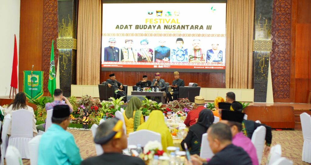 Orasi kebudayaan FABN III di Sumbar dalam rangka Dies Natalis Universitas Andalas ke-68. (Foto: Dok. PPID Unand)