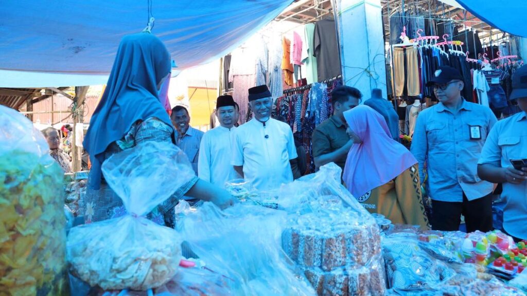 Mahyeldi kunjungi pasar laweh Sijunjung. (dok. istimewa)