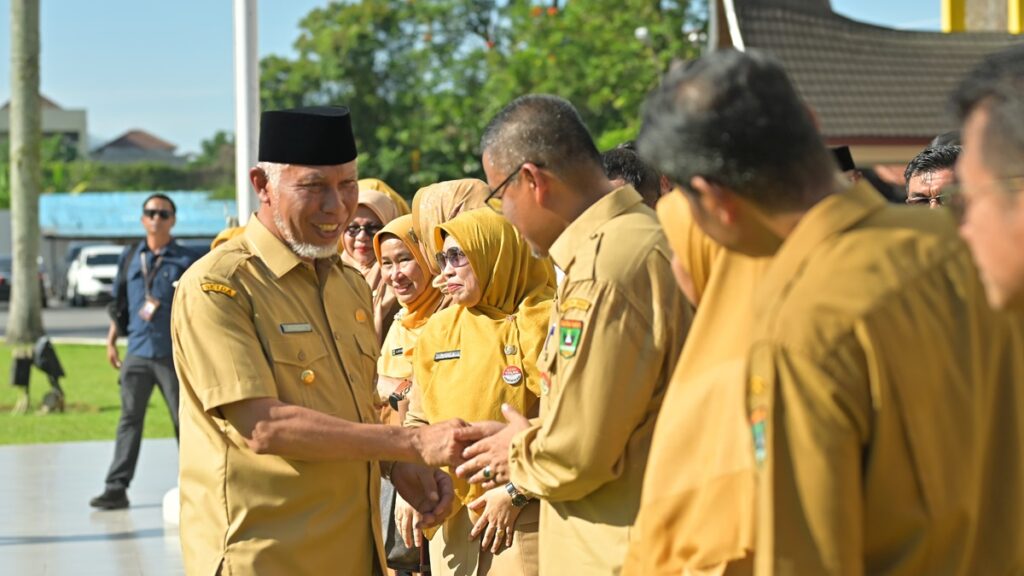 Mahyeldi pamit dengan jajaran OPD di Pemprov Sumbar. (dok. istimewa)