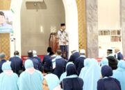 Vasko Ruseimy Lepas 150 Jamaah Umrah di Asrama Haji Padang