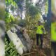 Dua mobil masuk tebing di kawasan Silaiang Kariang, Senin (16/9/2024) sore. (dok. istimewa)