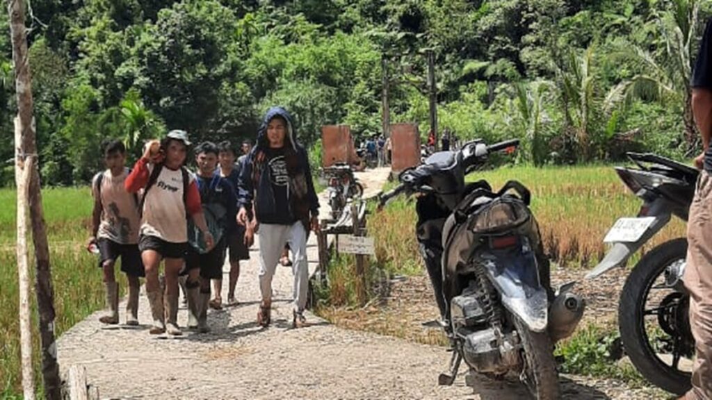 Evakuasi korban tambang longsor di Sungai Abu, Kabupaten Solok. (dok. istimewa)