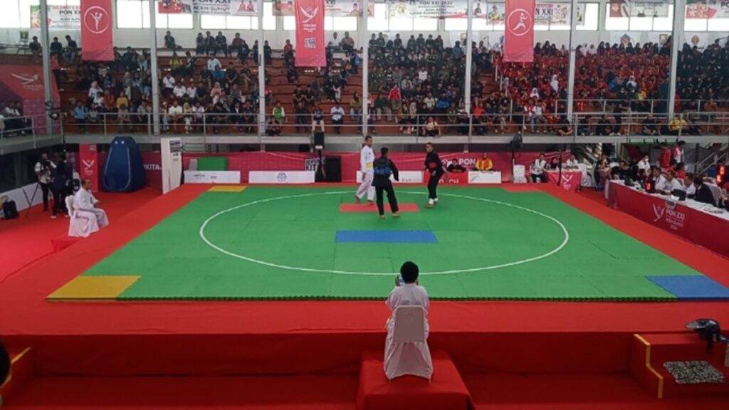 Pesilat Sumbar tampil di semifinal pencak silat PON XXI. (dok. istimewa)